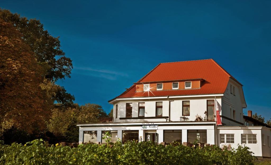 Akzent Hotel Cordes & Restaurant Am Rosengarten Sottorf Exterior photo