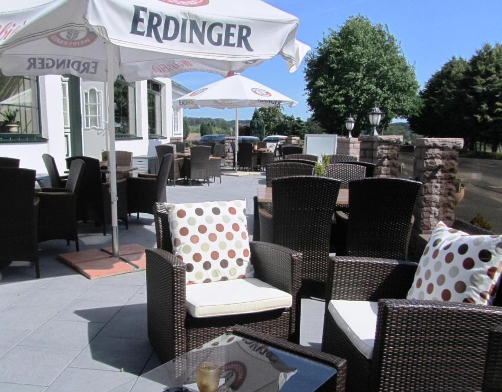 Akzent Hotel Cordes & Restaurant Am Rosengarten Sottorf Exterior photo