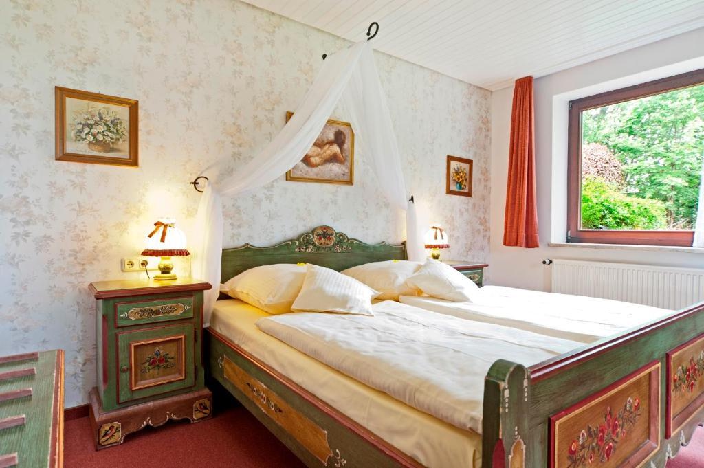 Akzent Hotel Cordes & Restaurant Am Rosengarten Sottorf Room photo